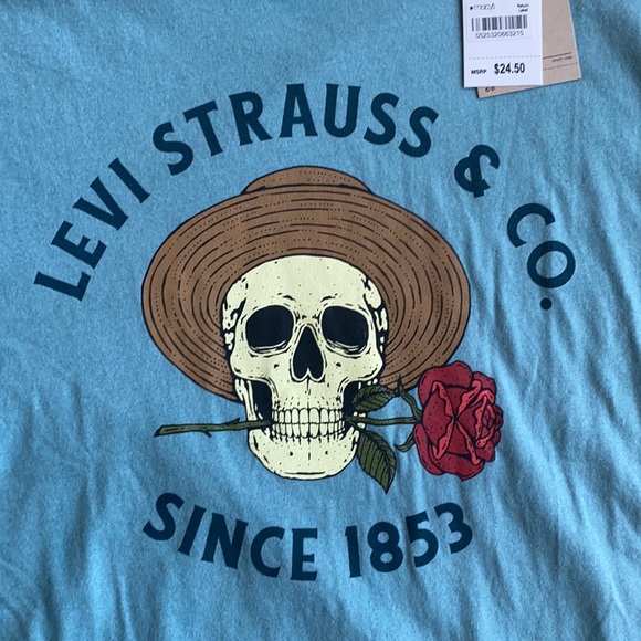 Levi's Other - Levi’s men’s T-shirt NWT M